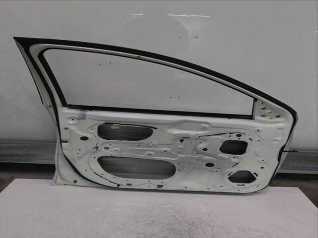 Foto 2ª: Puerta Delantera Izquierda Mitsubishi L200 181 CV 133KW [4N15] (2018)