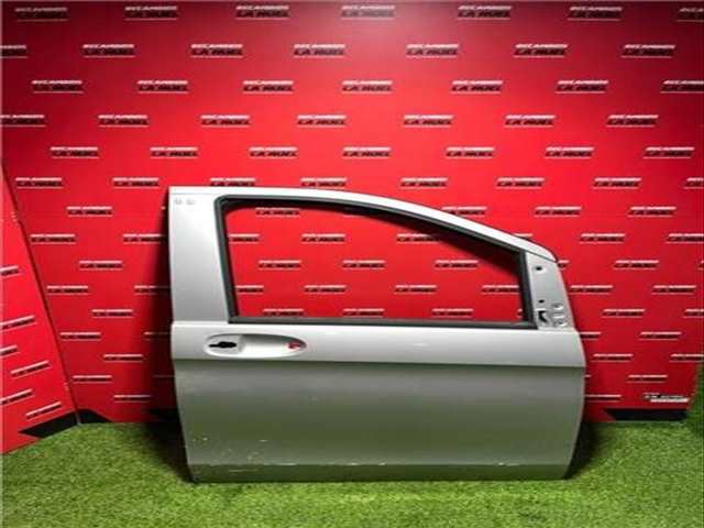Foto 3ª: Puerta Delantera Derecha Mercedes Vito 109/111 CDI WORKER COMPACTA CDI CAT 114CV 84KW FURGON [R9M 503] (2018)