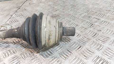 Foto 2ª: Transmision Delantera Izquierda Volkswagen Passat ADVANCE BERLINA 140CV 103KW [BMP] (2005)