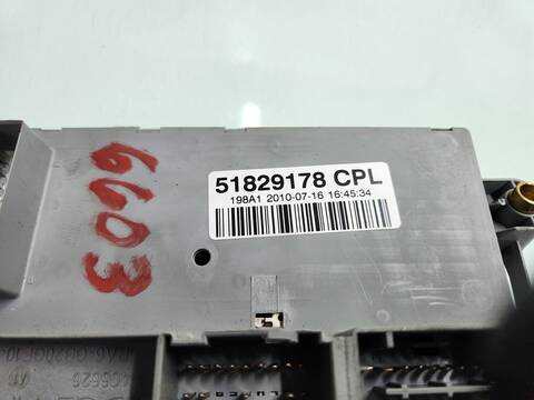 Foto 2ª: Caja Reles Fusibles Fiat Bravo 1.6 16V DYNAMIC MULTIJET 77KW) 105CV [198A3000] (2010)