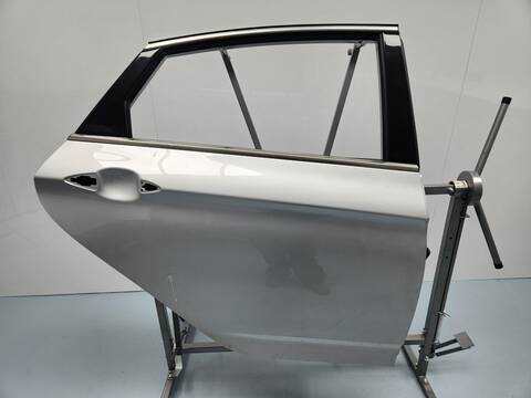 Puerta Trasera Derecha Hyundai i40 STYLE 141CV 104KW
