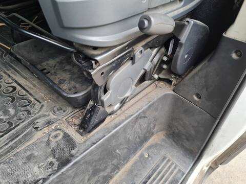 Foto 2ª: Asiento Delantero Izquierdo Citroen Jumper 33 L2H2 BLUEHDI 130 131CV 96KW [AH03] (2018)