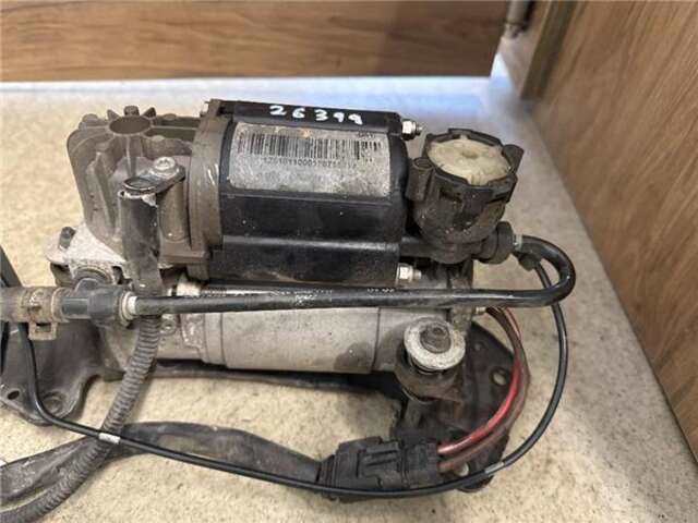 Foto 3ª: Bomba de Suspension Audi Allroad 2.5 TDI (132KW) [2.5 LTR. - 132 KW V6 24V TDI] [AKE]