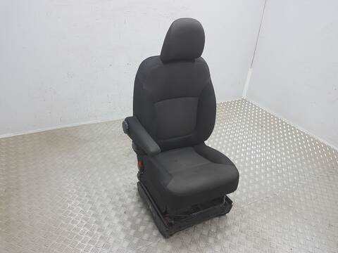 Foto 2ª: Asiento Delantero Izquierdo Nissan Primastar L1H1 28T OPTIMA CB6