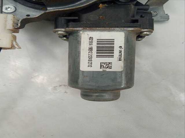 Foto 4ª: Elevalunas Eléctrico Trasero Izquierdo Nissan Qashqai 2.0 DCI 150CV 110KW [M1D,M9R] (2010)