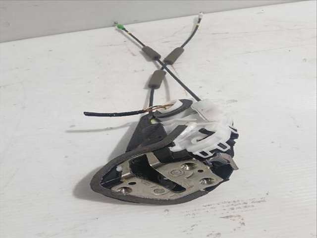 Foto 2ª: Cerradura Puerta Trasera Izquierda Toyota Yaris 1.5 HYBRID MXPH11) 92CV [M15A-FXE] (2020)