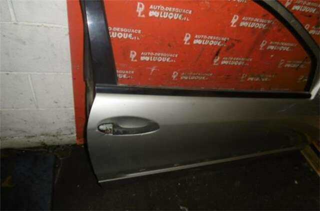 Foto 2ª: Puerta Delantera Derecha Mercedes Clase C 160 2.2 C 220 CDI (203.706) [2.2 LTR. - 105 KW CDI CAT] [OM 611.962]