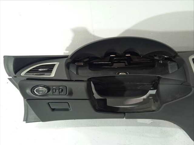 Foto 3ª: Salpicadero Opel Astra SELECTIVE 116CV 85KW [A16XER] (2012)