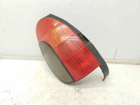 Piloto Trasero Izquierdo Peugeot 306 1.6 89CV 65KW