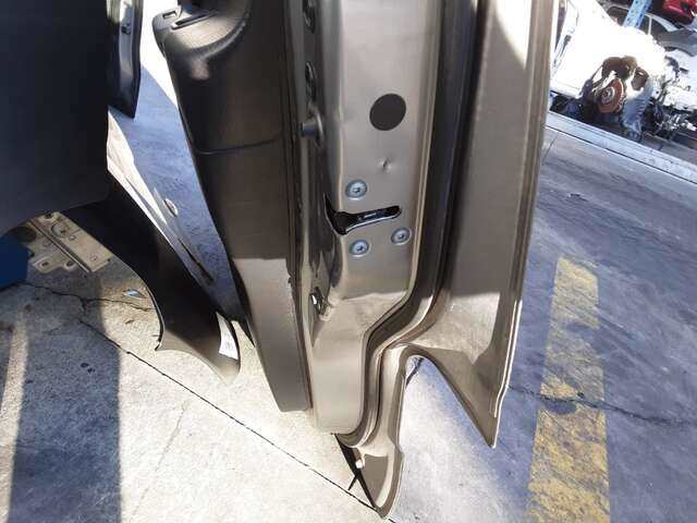 Foto 2ª: Puerta Delantera Derecha Nissan NV200 1.5 DCI 85-88-90CV [K9K] (2010)