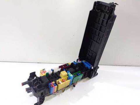 Caja Reles Fusibles Mercedes Vito 109/111 CDI LANG 447.605) 114CV 84KW