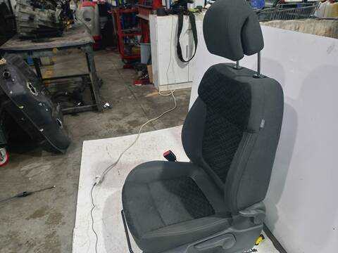 Foto 3ª: Asiento Delantero Izquierdo Peugeot 3008 STYLE 114CV 84KW [9HD] (2014)