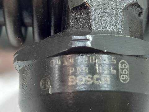 Foto 2ª: Inyectores Volkswagen Touran BXE (2006)