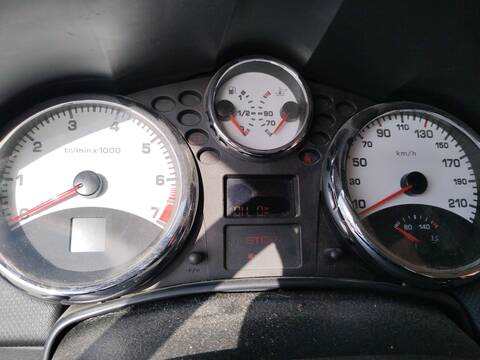 Foto 2ª: Cuadro de Instrumentos Peugeot 207 5FW COUPE (2010)