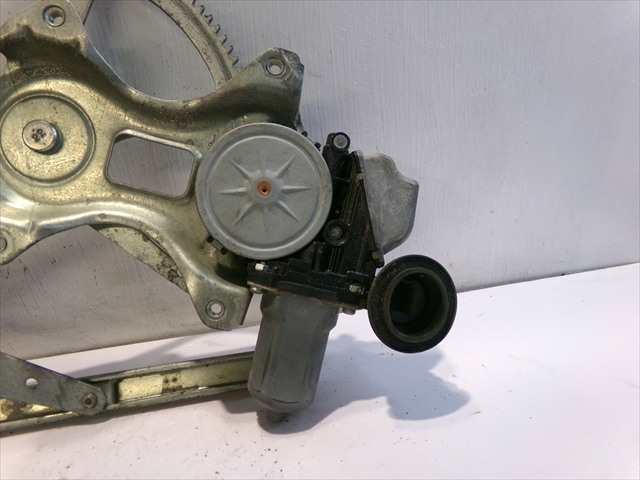 Foto 2ª: Elevalunas Eléctrico Trasero Derecho Toyota Prius 1.8 G HIBRIDO 2009-2012 [2ZR] (2010)