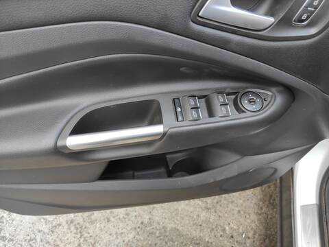 Botonera Elevalunas Ford Kuga M8MD