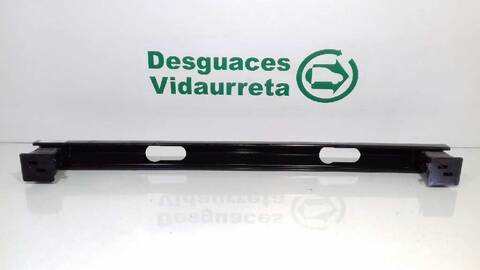 Foto 3ª: Refuerzo Paragolpes Trasero Mercedes Clase V 200 136CV 100KW (2014)