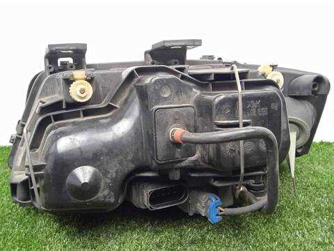 Foto 2ª: Faro Derecho Audi A6 2.5 V6 24V TDI BERLINA 180CV 132KW [AKE] (2005)