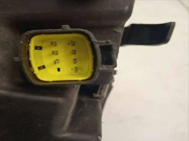 Foto 3ª: Faro Derecho Chrysler Voyager 2.5 CRD CAT 143CV 105KW [ENC] (2005)