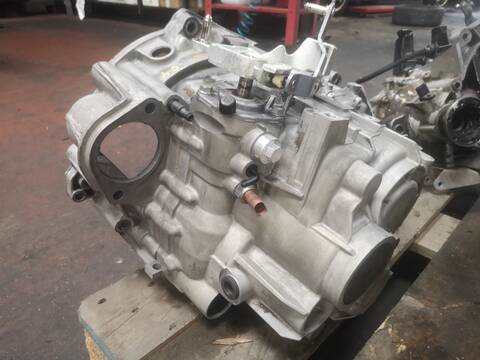 Foto 3ª: Caja Cambios Volkswagen Touran BKD (2004)