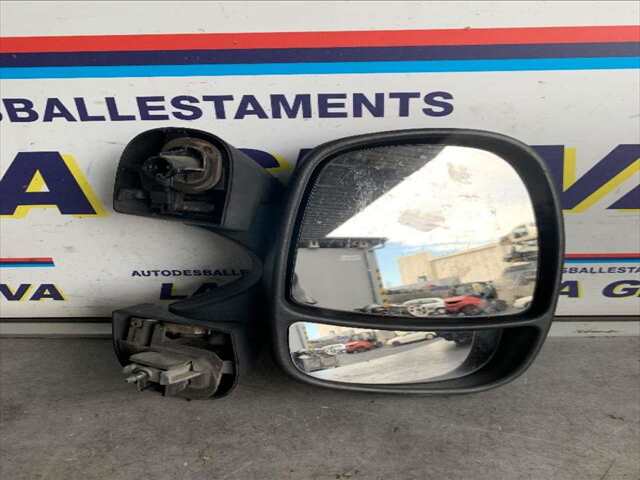 Foto 1ª: Retrovisor Derecho Nissan Primastar 2.0 DCI 115CV 0CV [M9R 782] (2008)