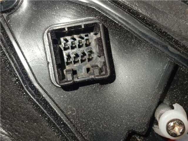Foto 3ª: Retrovisor Derecho Kia Carnival 2.9 TD [J3]