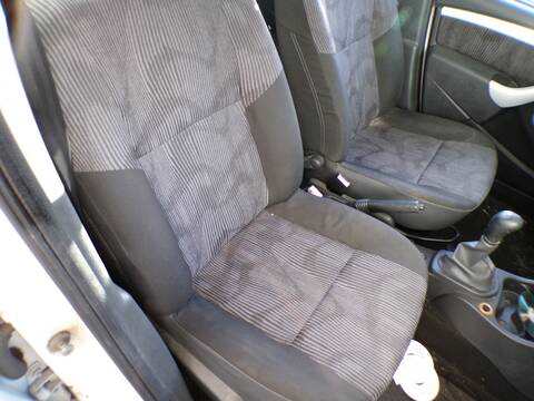 Foto 1ª: Asiento Delantero Derecho Dacia Sandero D4F F7 (2010)