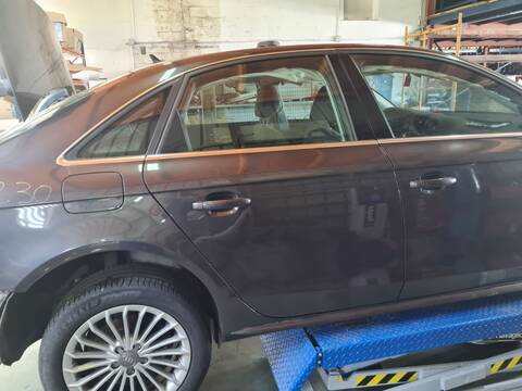 Puerta Trasera Derecha Audi A4 BASIS 150CV 110KW