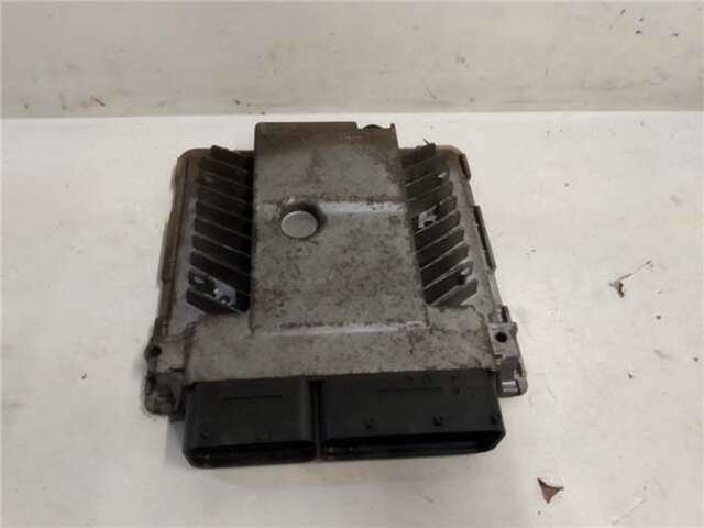 Centralita Motor ECU Volkswagen Passat 2.0 TDI 16V