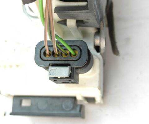 Foto 2ª: Cerradura Puerta Delantera Izquierda Mercedes Clase C 160 CLA 200 CDI - D 117.308) 136CV (2013)