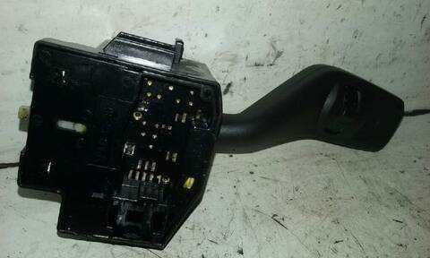 Foto 2ª: Mando Multifuncion Ford Focus 1.8 TDCI TD CAT BERLINA 115CV 85KW [KKDA] (2007)