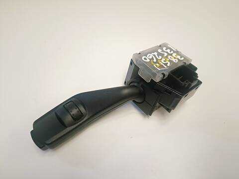 Foto 2ª: Mando Multifuncion Ford Focus TREND 2.0 TDCI CAT 136CV (2007)