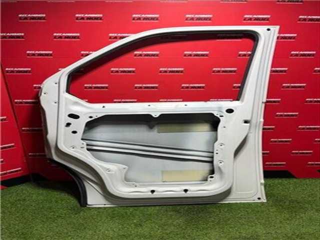 Foto 2ª: Puerta Delantera Derecha Volkswagen Caravelle 2.0 TDI T6 TRANSPORTER BUS SG) CARAVELLE PREMIUM LARGO [CXH] (2016)