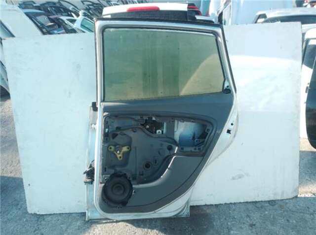 Foto 2ª: Puerta Trasera Derecha Seat Toledo 1.9 TDI [BJB]