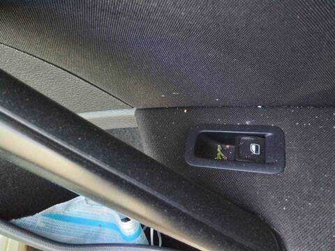 Foto 1ª: Botonera Elevalunas Volkswagen Golf 1.6 TDI DPF 105CV 77KW [CLH] (2014)