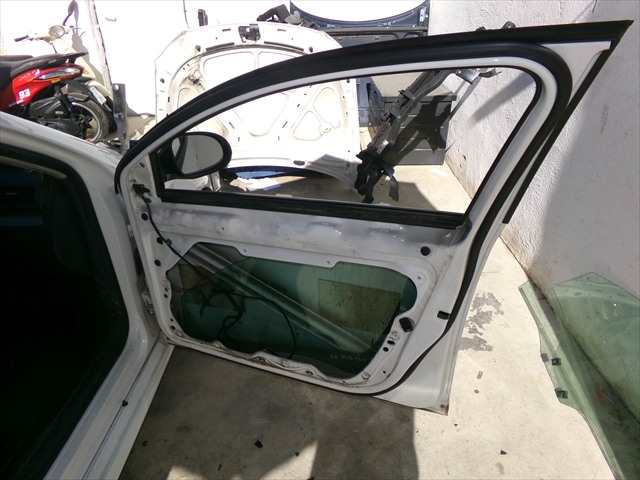 Foto 2ª: Puerta Delantera Derecha Volkswagen Passat 2.0 TDI 2005-2011 [CBD] (2009)