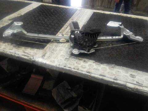 Elevalunas Manual Trasero Derecho Opel Zafira Z19DT