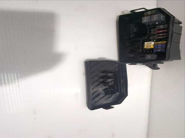 Foto 3ª: Caja Reles Fusibles Volkswagen T-Cross 1.0 TSI 110CV [DLAA] (2018)