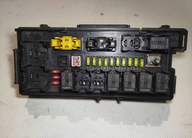 Foto 2ª: Caja Reles Fusibles Jeep Grand Cherokee 3.0 D CRD WK [642980 MB] (2005)