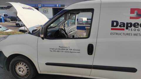 Puerta Delantera Izquierda Fiat Doblo 1.6 D 105CV 77KW II 263) CARGO 263A2000