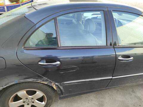 Puerta Trasera Derecha Mercedes Clase E 180 642920 BERLINA