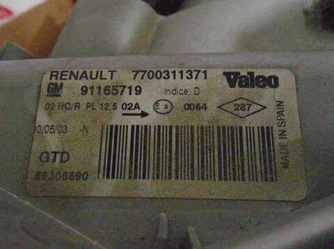 Foto 3ª: Faro Izquierdo Renault Trafic 6 - PLAZAS ACRISTALADO PARCIAL COMBI CORTO 101CV 74KW