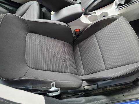Foto 1ª: Asiento Delantero Derecho Hyundai i20 KLASS 100CV 74KW [G3LE] (2021)
