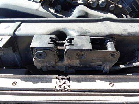 Cerradura Capot Audi A4 2.0 TDI QUATTRO 143CV 105KW