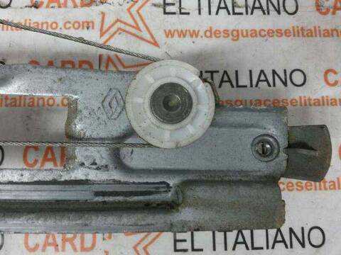 Foto 4ª: Elevalunas Manual Trasero Derecho Renault Megane DYNAMIQUE LUXE 131CV 96KW FAMILIAR II FAMILIAR [F9QE8] (2006)