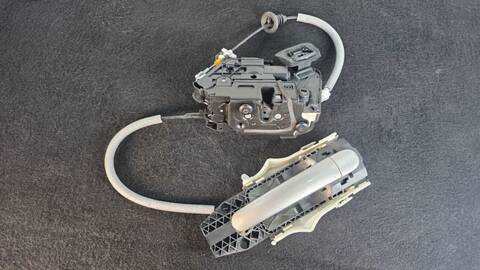 Cerradura Puerta Trasera Derecha Volkswagen Passat ADVANCE 110CV 81KW