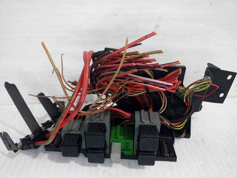 Foto 2ª: Caja Reles Fusibles Mercedes Vito 112 CDI 638.094) 122CV [OM 611] (1996)