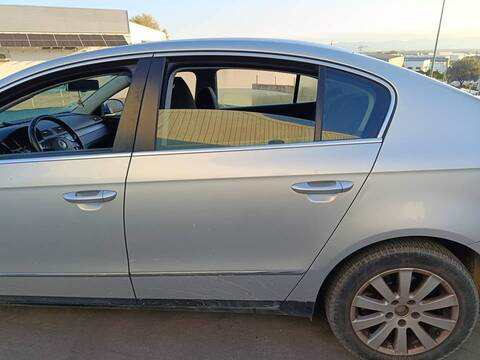 Foto 1ª: Puerta Trasera Izquierda Volkswagen Passat BKP BERLINA (2008)