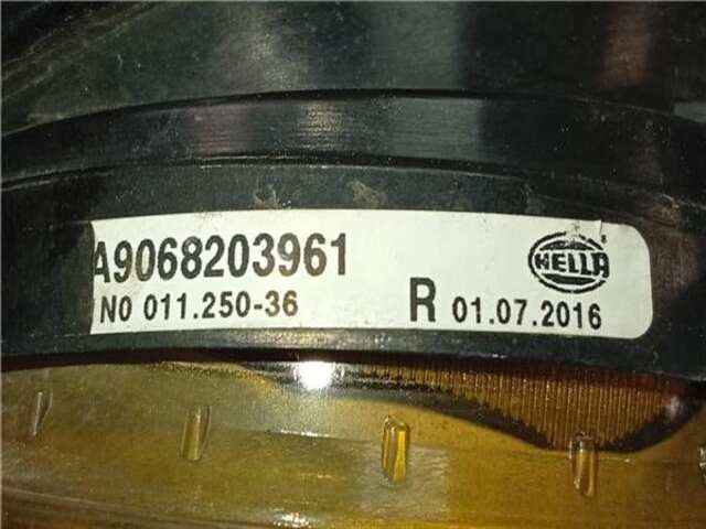 Foto 2ª: Faro Antiniebla Delantero Derecho Mercedes Sprinter 2.1 210/211/213/214/216 CDI (906.611/613) [2.1 LTR. - 84 KW CDI CAT]