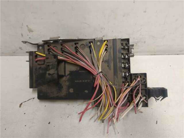Foto 2ª: Caja Reles Fusibles Renault Clio 1.2 (B/CB0F. B/CB0A. B/CB10. B/CB1K. B/CB2D. B/CB2H) [D7F 720]